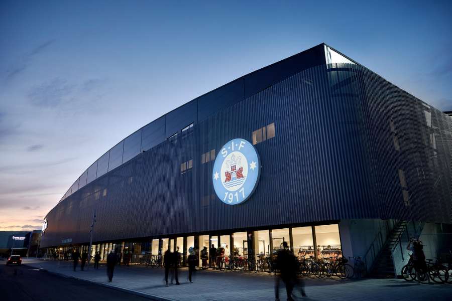 Charakteristisches Stadion der architektonischen Extraklasse, Ansvej 108, 8600 Silkeborg